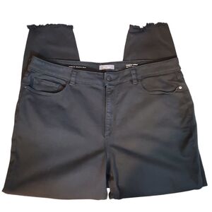 DL 1961 Farrow Ankle distressed knees